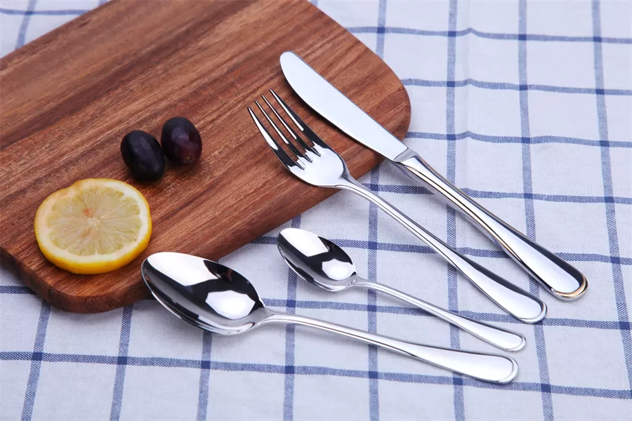 DS-6002 20-piece Premium Stainless Steel Flatware Set - Silverware Cutlery